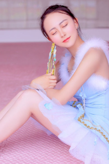 漂亮的保姆播放中文版